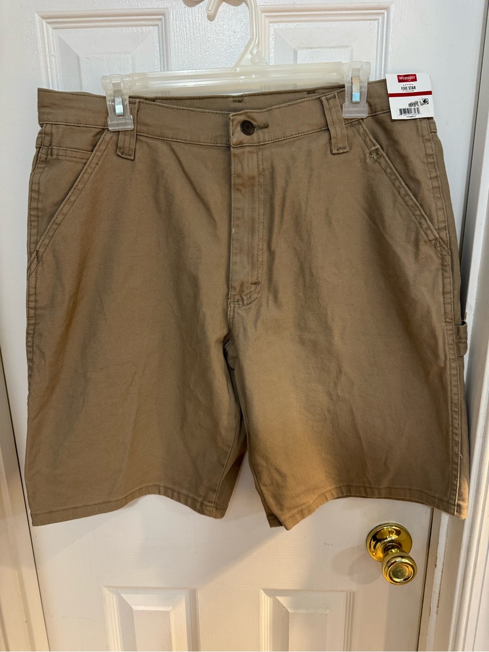 New With Tags Wrangler Men’s Carpenter Flex Khaki Shorts Waist 34 Knee Length